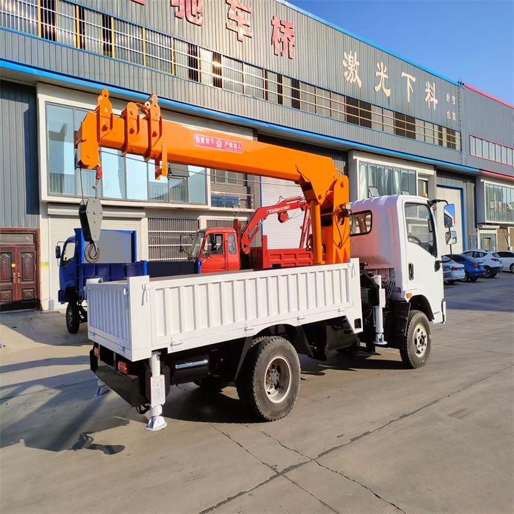 陈巴尔虎旗三轮随车吊定制 农用改装机自备吊中瑞长期出售